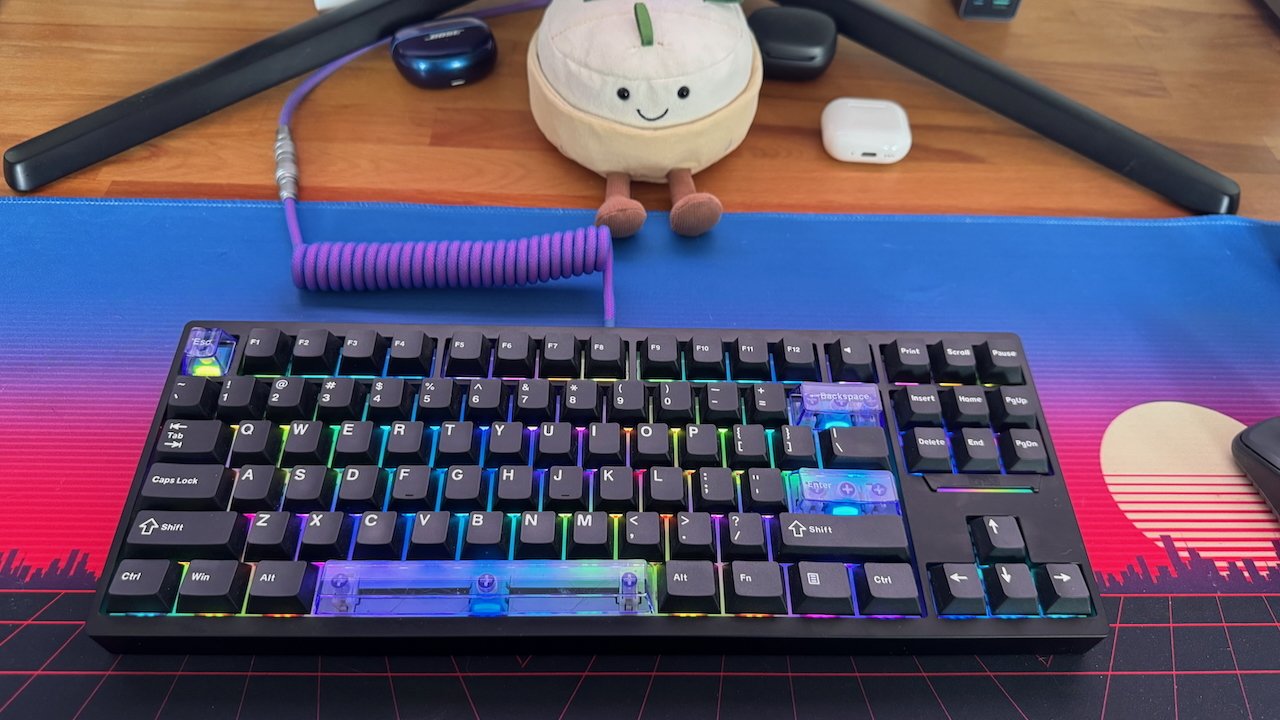 „Epomaker Magcore 87“ klaviatūros apžvalga: stambi, sunki, induktyvi žaidimų klaviatūra