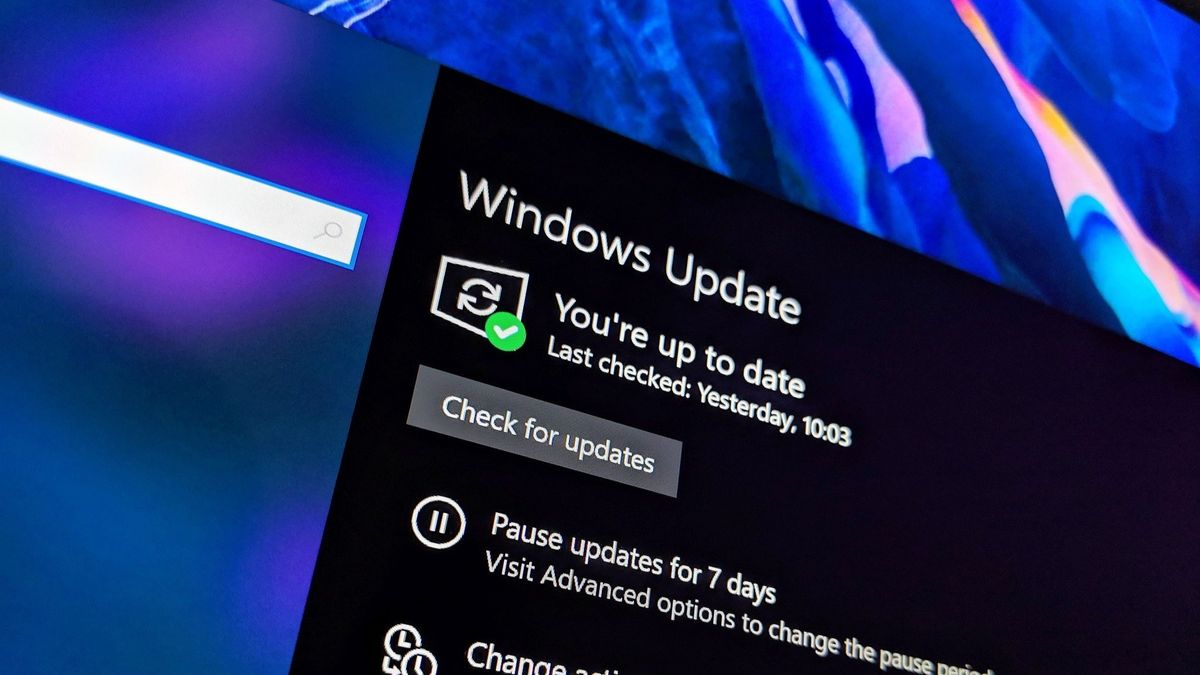 Microsoft oferuje jeden rok bezpłatnych aktualizacji bezpieczeństwa systemu Windows 10, ale jest haczyk