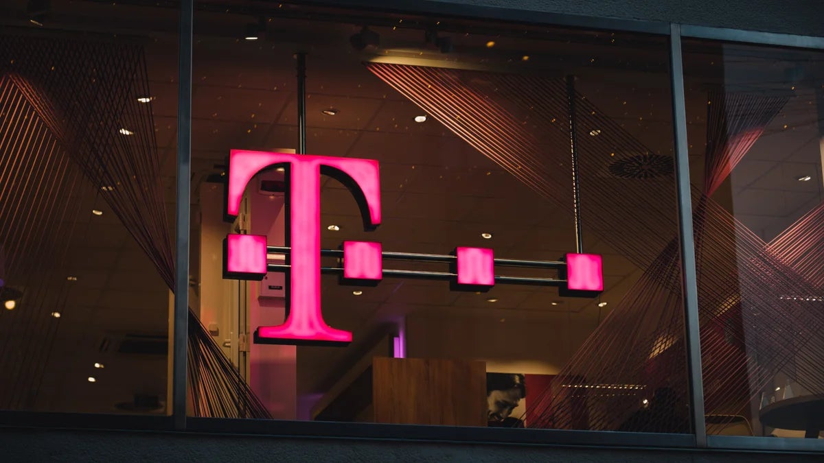 Il rappresentante T-Mobile dipinge un futuro super cupo per i clienti, rivela come ti viene mentito nei negozi