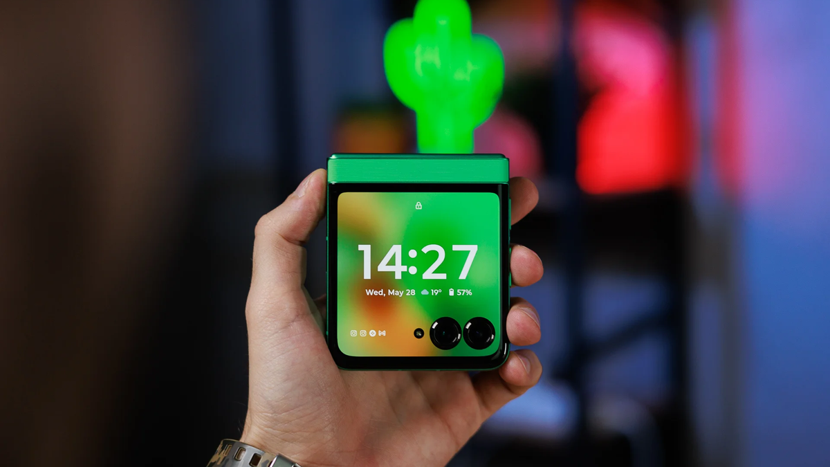 Motorola Razr(2025)は、199.99ドルのギフトでもっと魅力的です