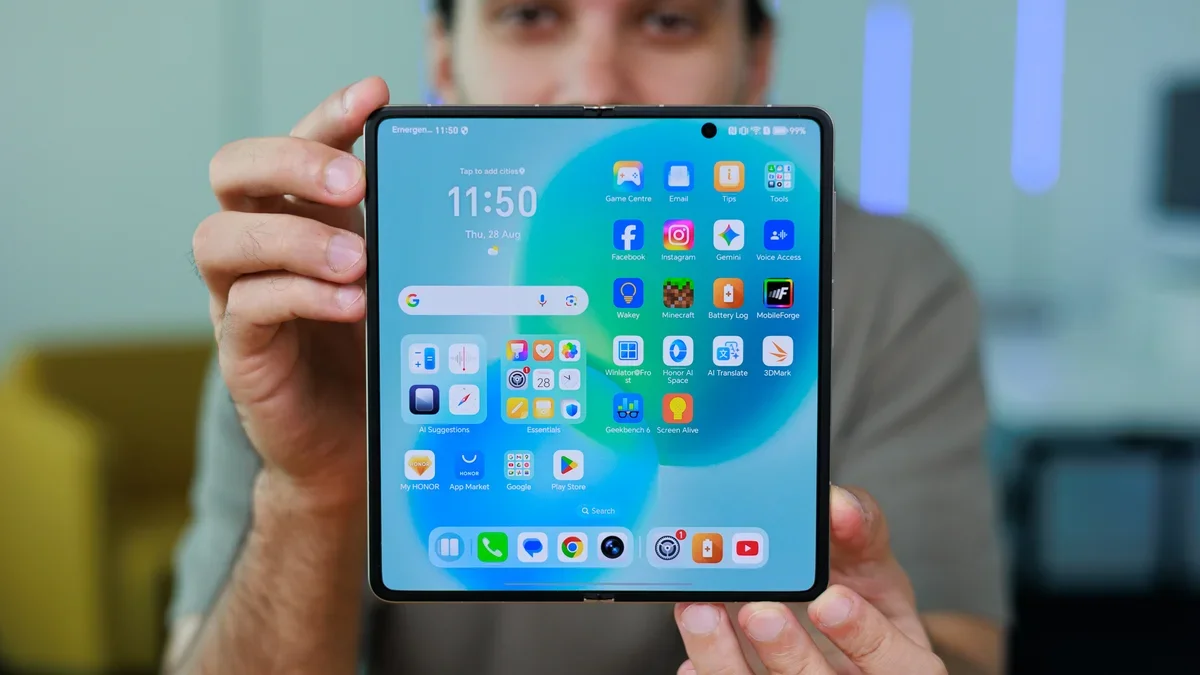 Este concorrente do Galaxy Z Fold 7 bate até no Google com a tradução da IA no dispositivo de todas as suas chamadas