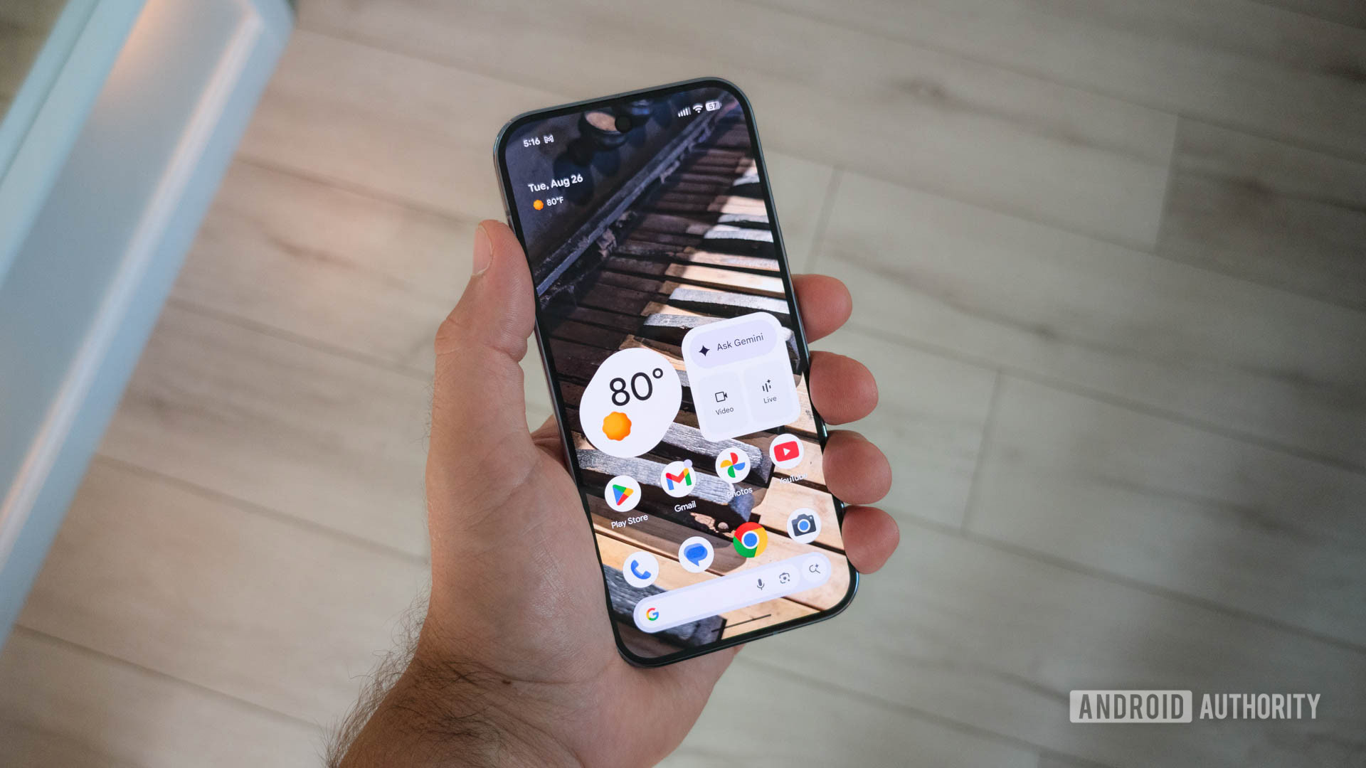 Wallpaper Mercoledì: Special Google Pixel 10 Edition! (27 agosto)