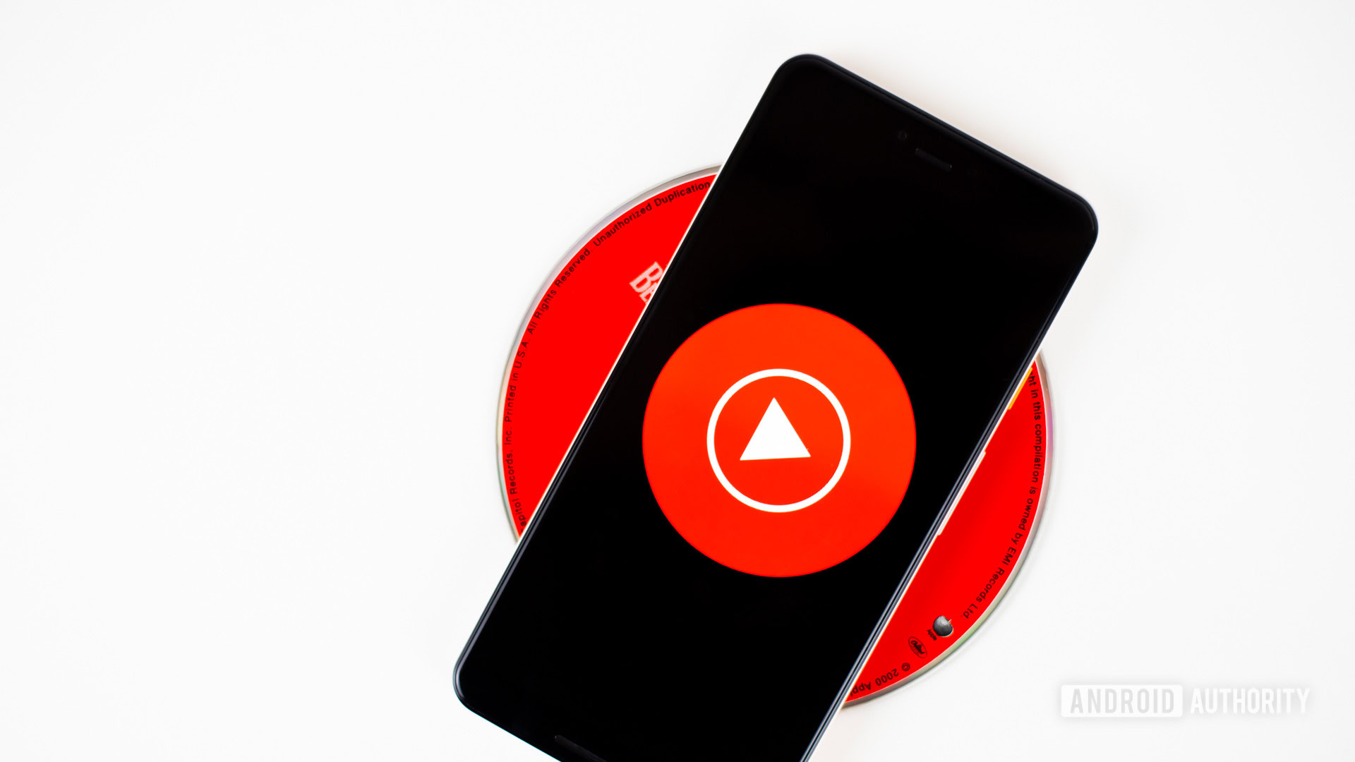 La musica di YouTube ha appena ricevuto una nuova superpotenza podcast che è arrivata molto tempo