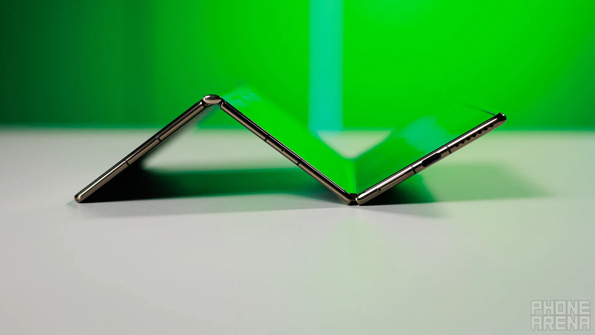 Sua curiosidade sobre o novo triplo dobrável da Huawei está prestes a ser satisfeito