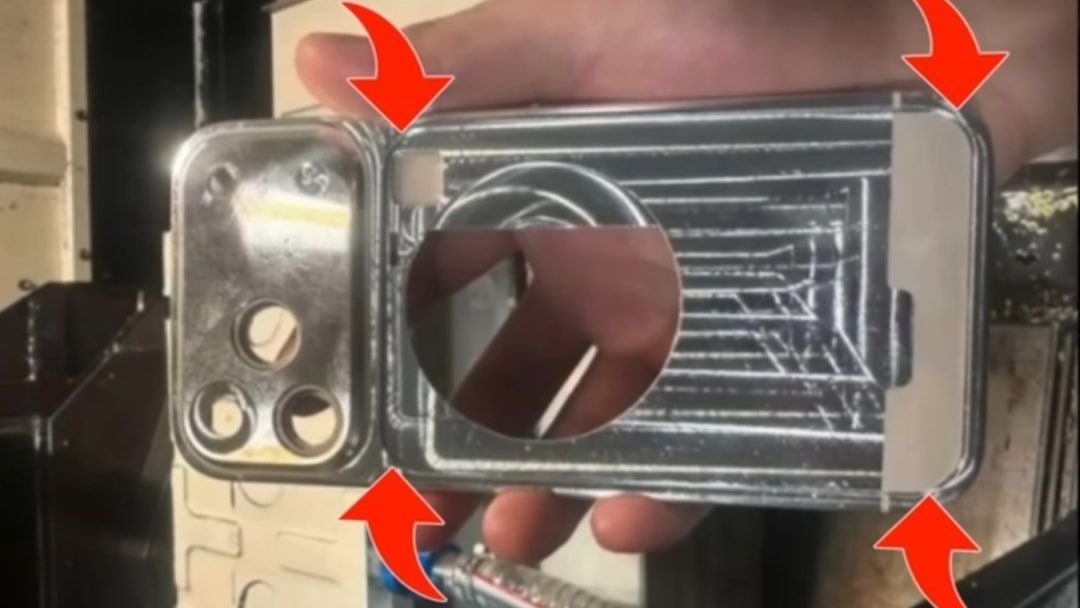 iPhone 17 Pro potrebbe contrassegnare il ritorno dei telefoni in metallo, suggeriscono le immagini trapelate