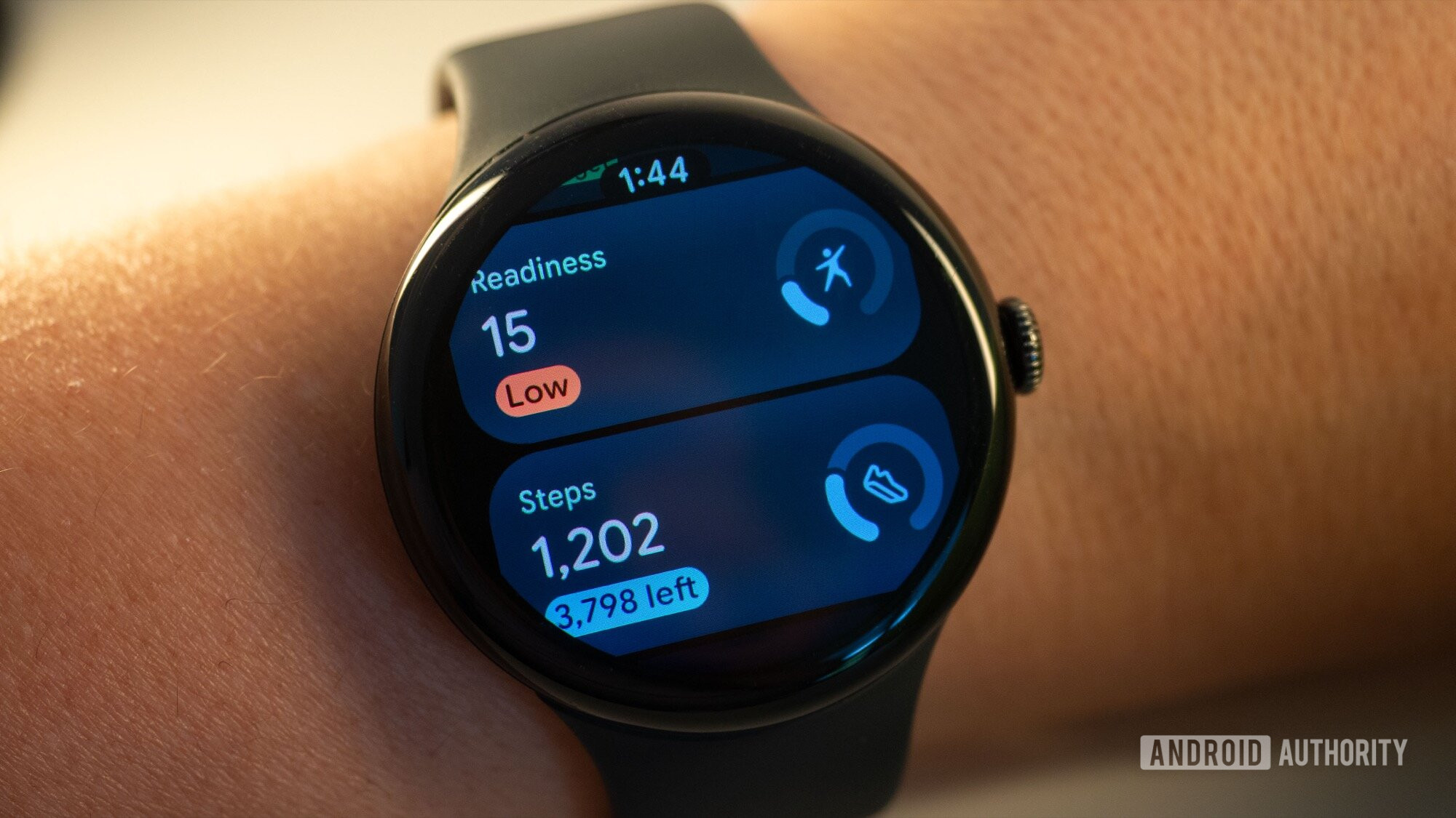 La aplicación Fitbit en su reloj de píxeles acaba de tener un magnífico material 3 cambio de imagen