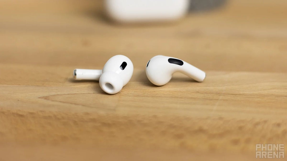 AirPods Pro 3 di Apple potrebbe venire con tre nuove principali funzionalità, ma solo due funzionano al lancio