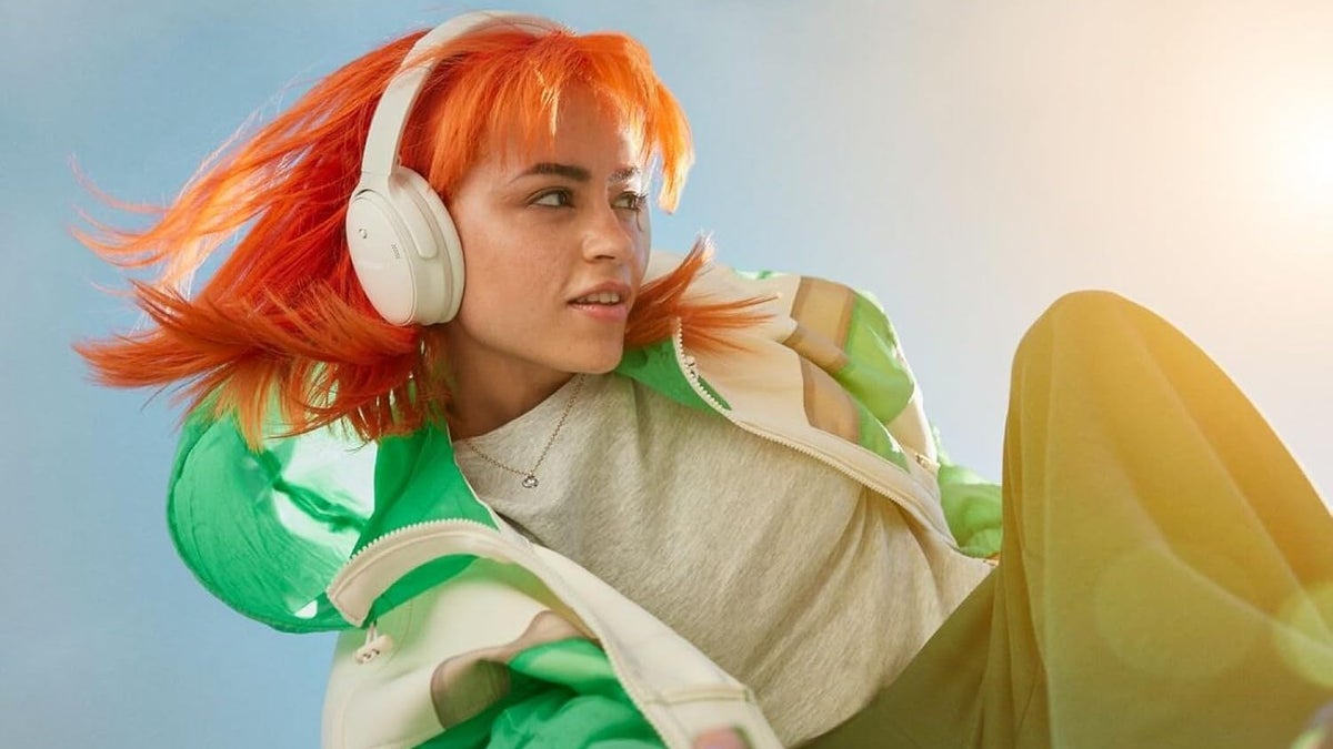 Ultra Bose QuietComfortヘッドフォンは120ドルで一流のサウンドを提供します