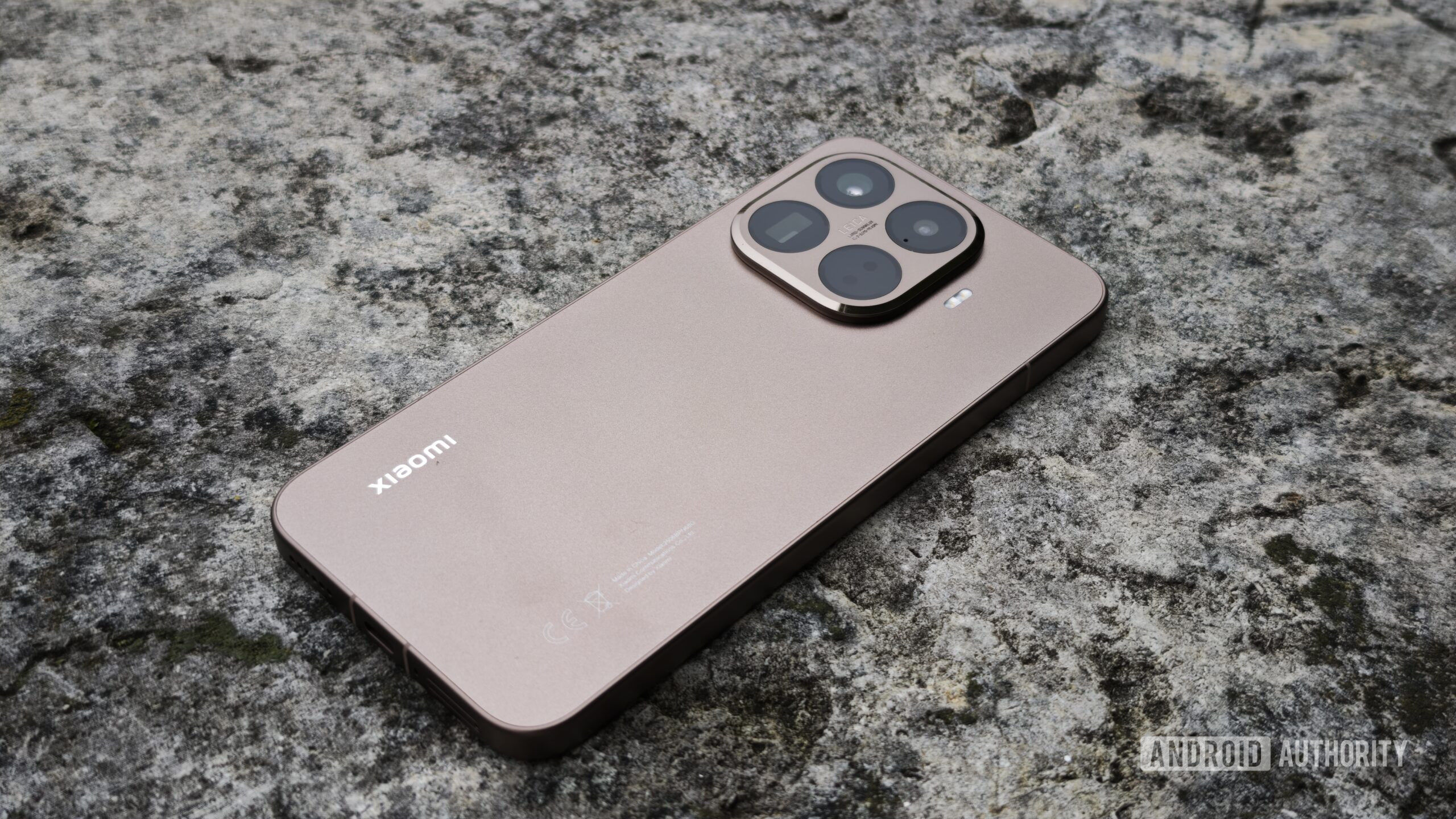 Tento nový telefon Android může chovat jako Walkie-talkie v špetce