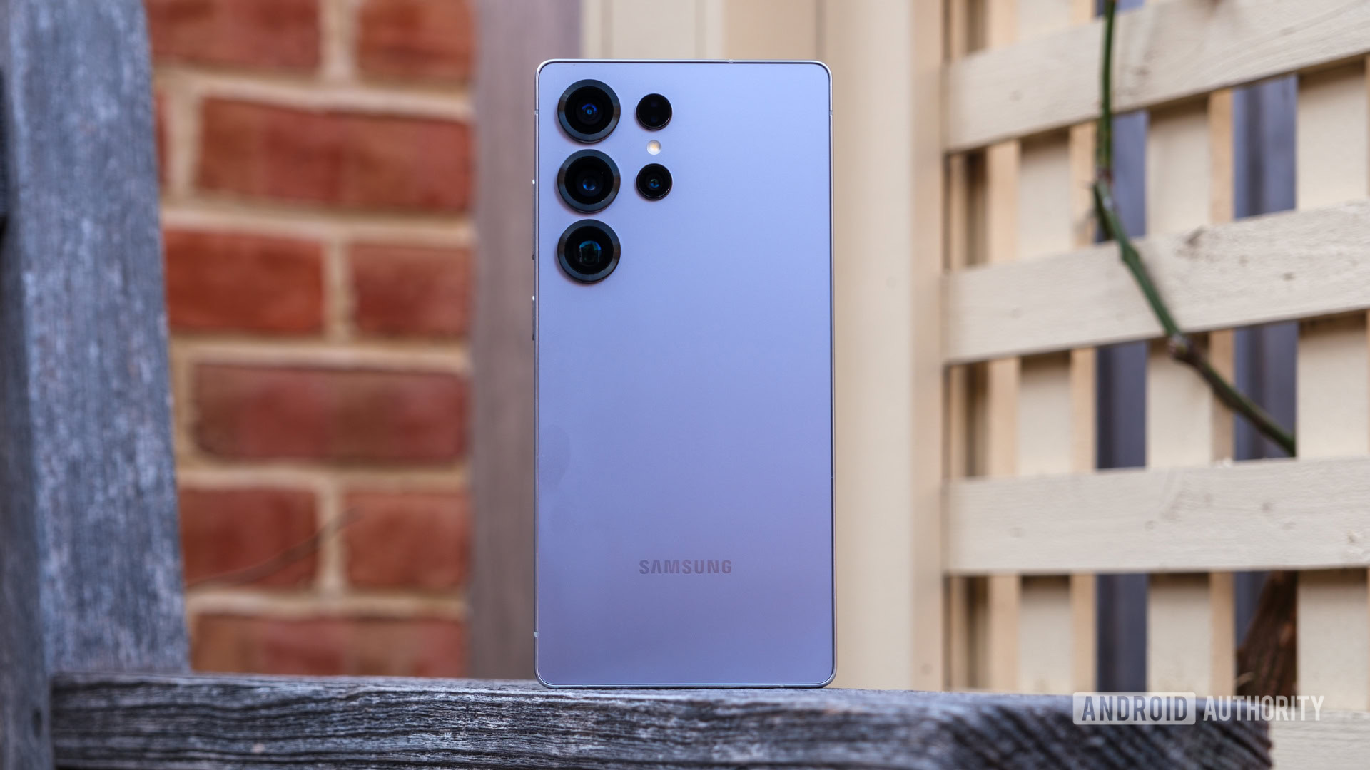 Samsung Galaxy S25 Ultra 300 $ OFF, ale pouze v těchto dvou barvách