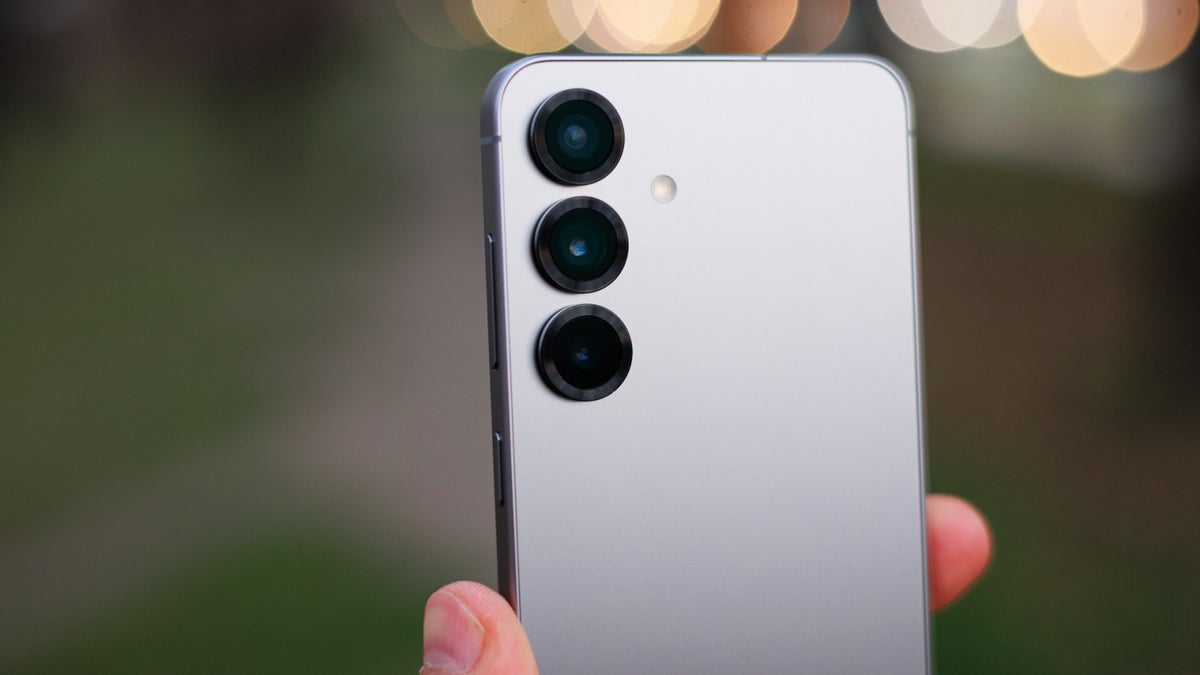 Samsungova „vanilka“ Galaxy S25 nebyla tak dostupná za poměrně dlouhou dobu (bez strun)