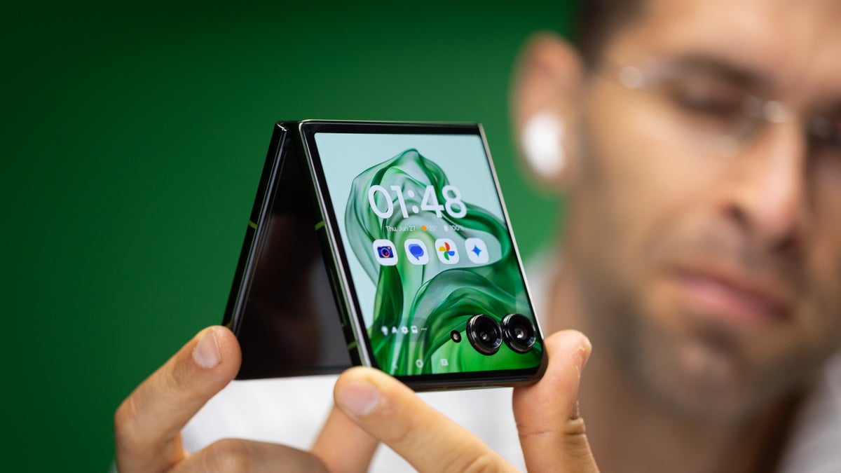 センセーショナルなニューディールは、Motorola Razr+（2024）が本当に無敵の価格に折りたたまれます