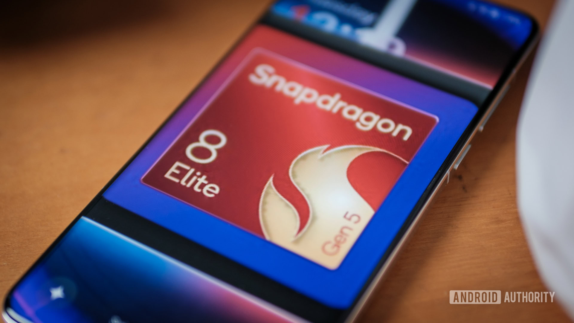 Snapdragon 8 Elite Gen 5 Benchmarks: Πόσο άσχημα χτυπάει τους αντιπάλους του;