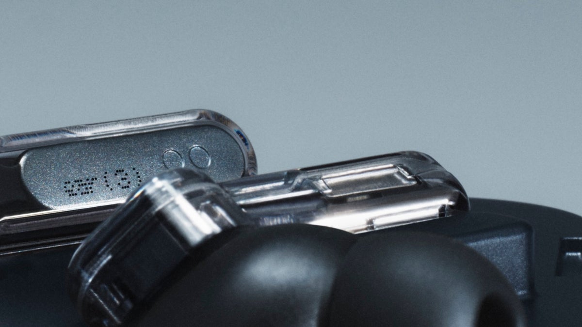 La prima foto di The Nothing Ear (3) Earbuds solleva più domande di quanto risponda