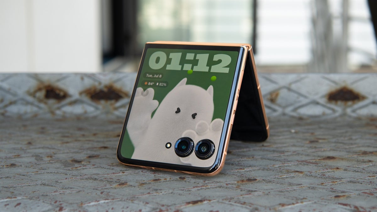 Skládací GEM Motorola RAZR+ (2025) se vrhl na svou nejnižší cenu vůbec