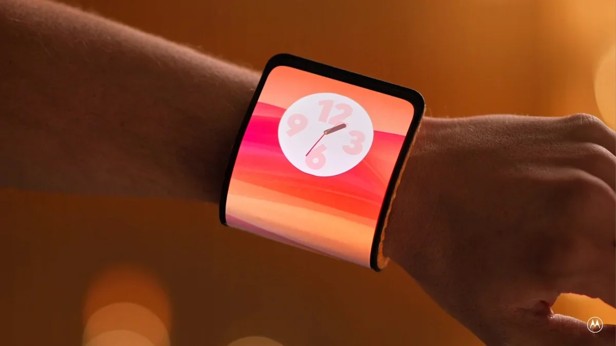 Motorola vuelve a coquetear con la idea de un teléfono que puedas llevar puesto