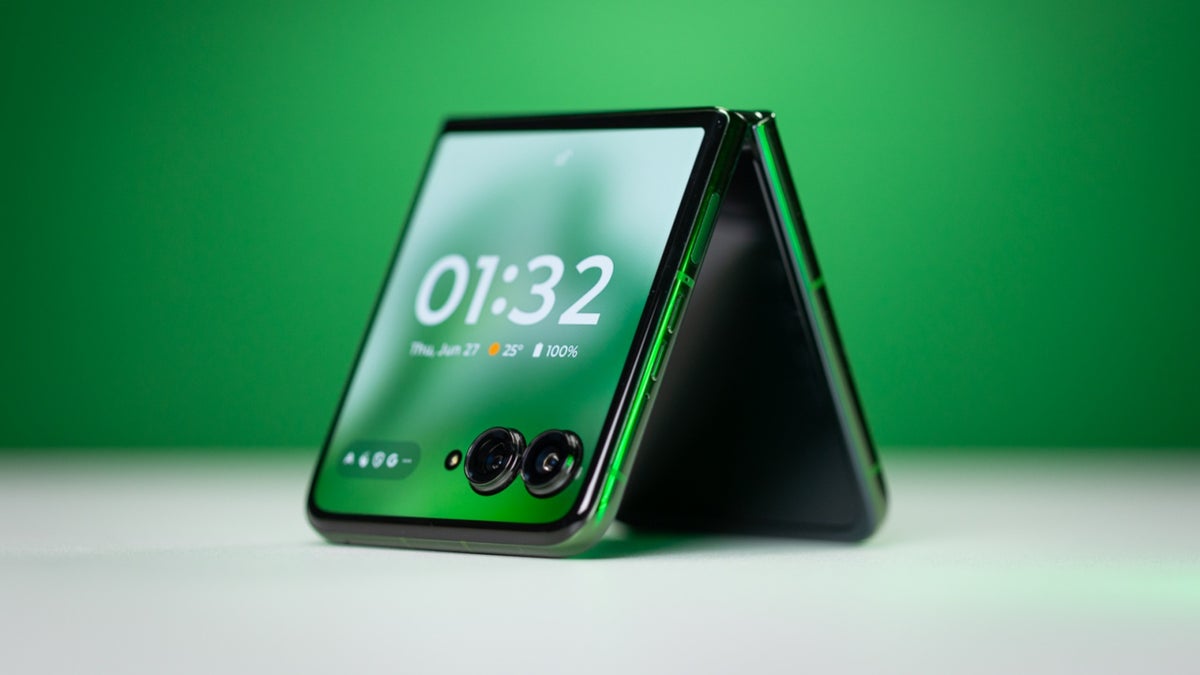 Motorolas fantastiska kraftpaket Razr+ (2024) är ett måste att köpa 2025 till en enorm rabatt på 400 $