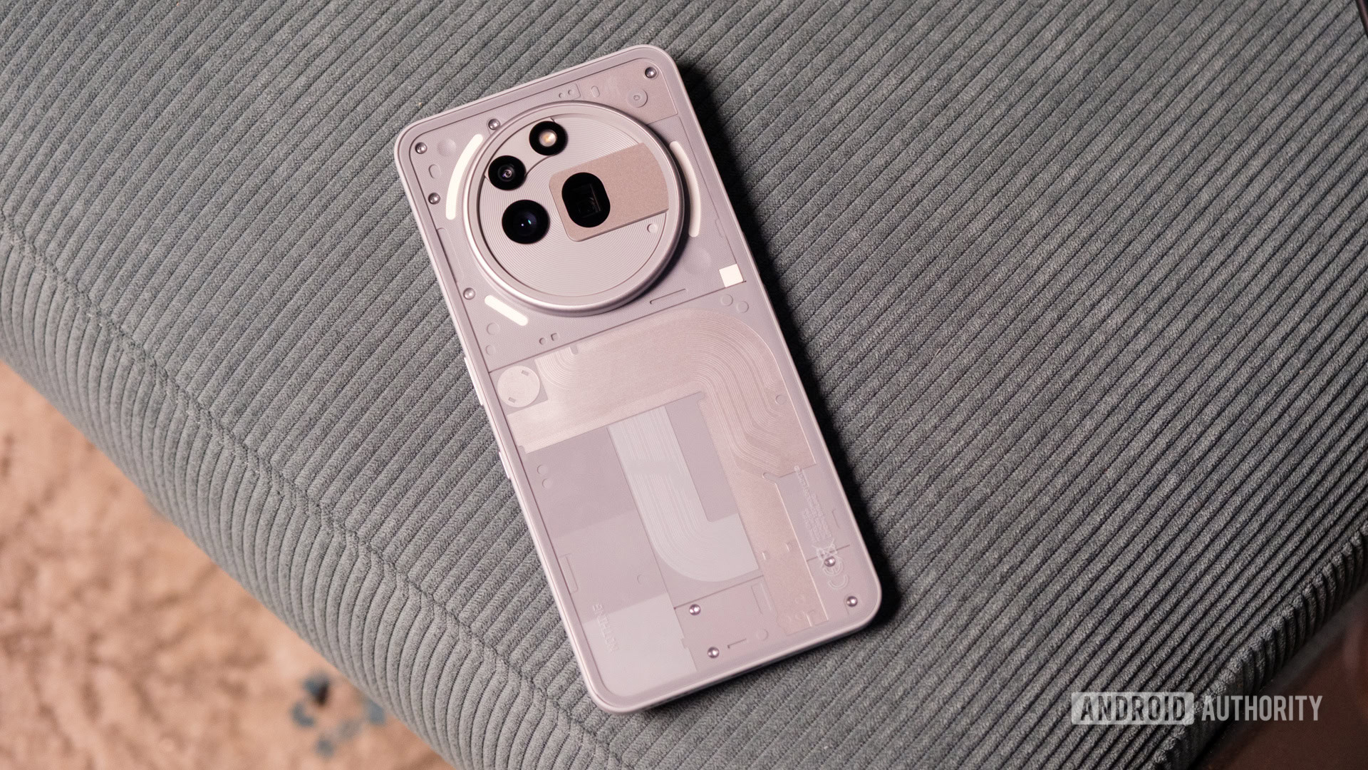 Nada intenta justificar su decisión de poner bloatware en su próximo teléfono