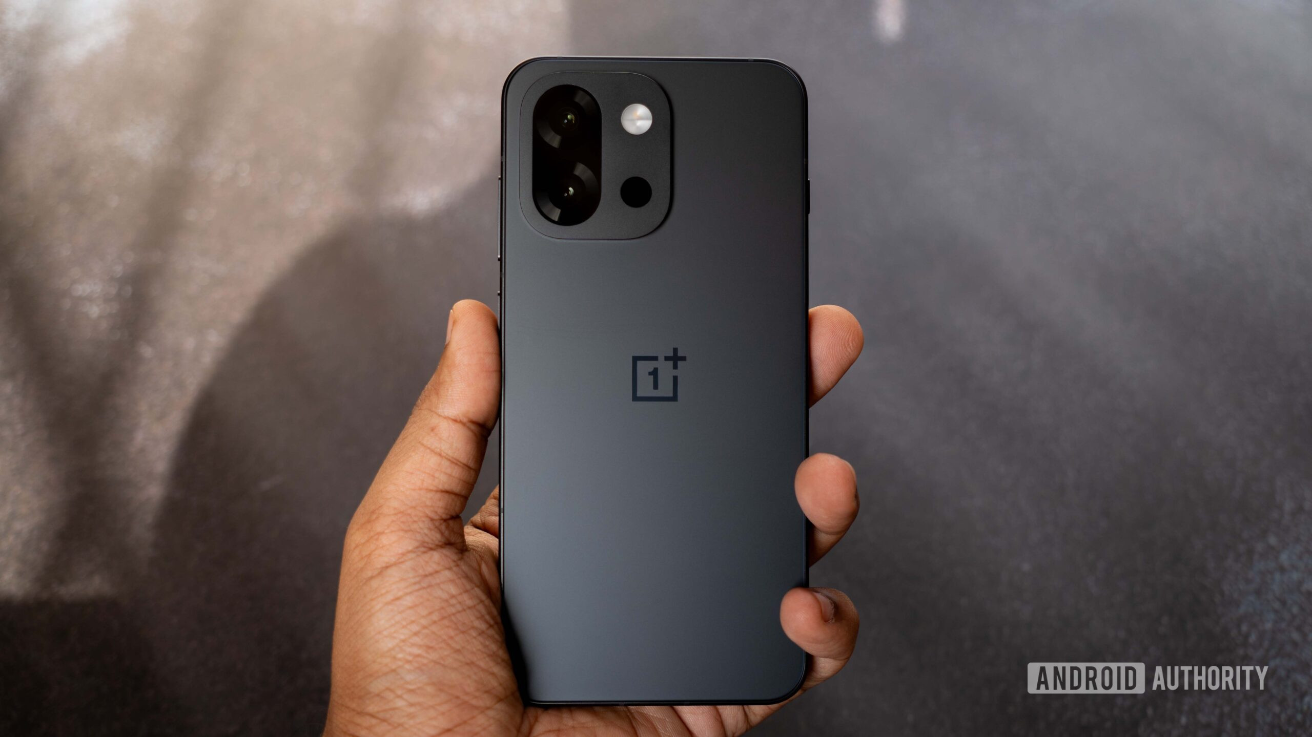 Tato uniklá vlajková loď OnePlus vypadá jako lepší sázka než OnePlus 15