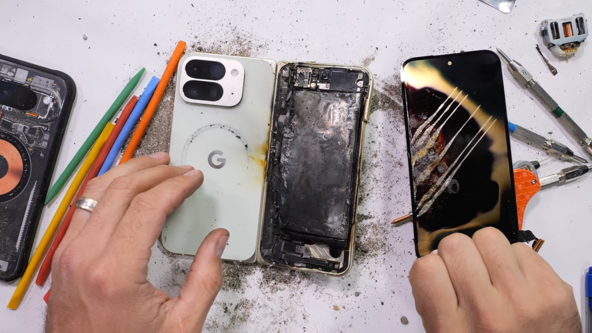 La batteria di Pixel 10 Pro Fold esplode durante un test di durata fallito