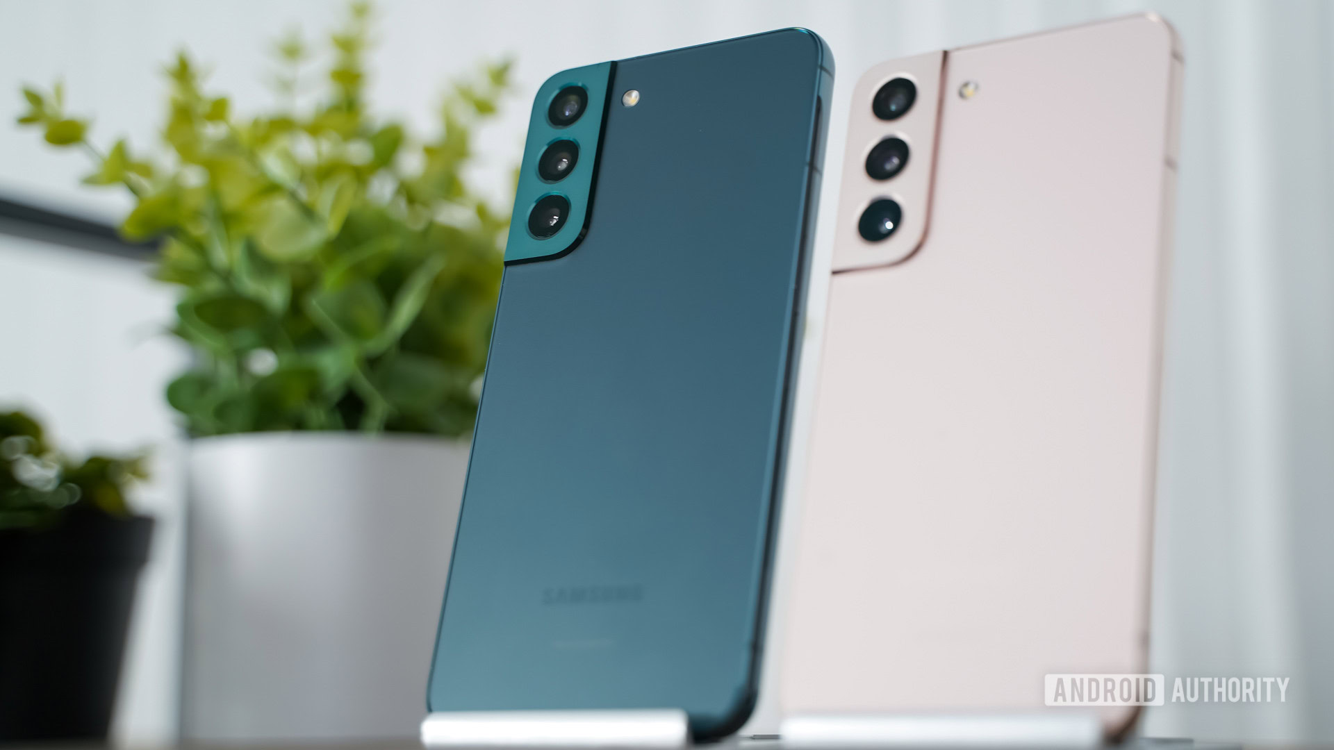 Samsung、複数の Galaxy S 世代にわたる One UI 8 の展開を一時停止