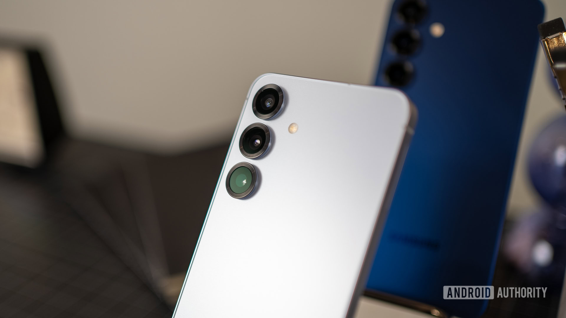 サムスンは停滞に甘んじるのか？ Galaxy S26のカメラリークでアップグレードへの期待が打ち砕かれる