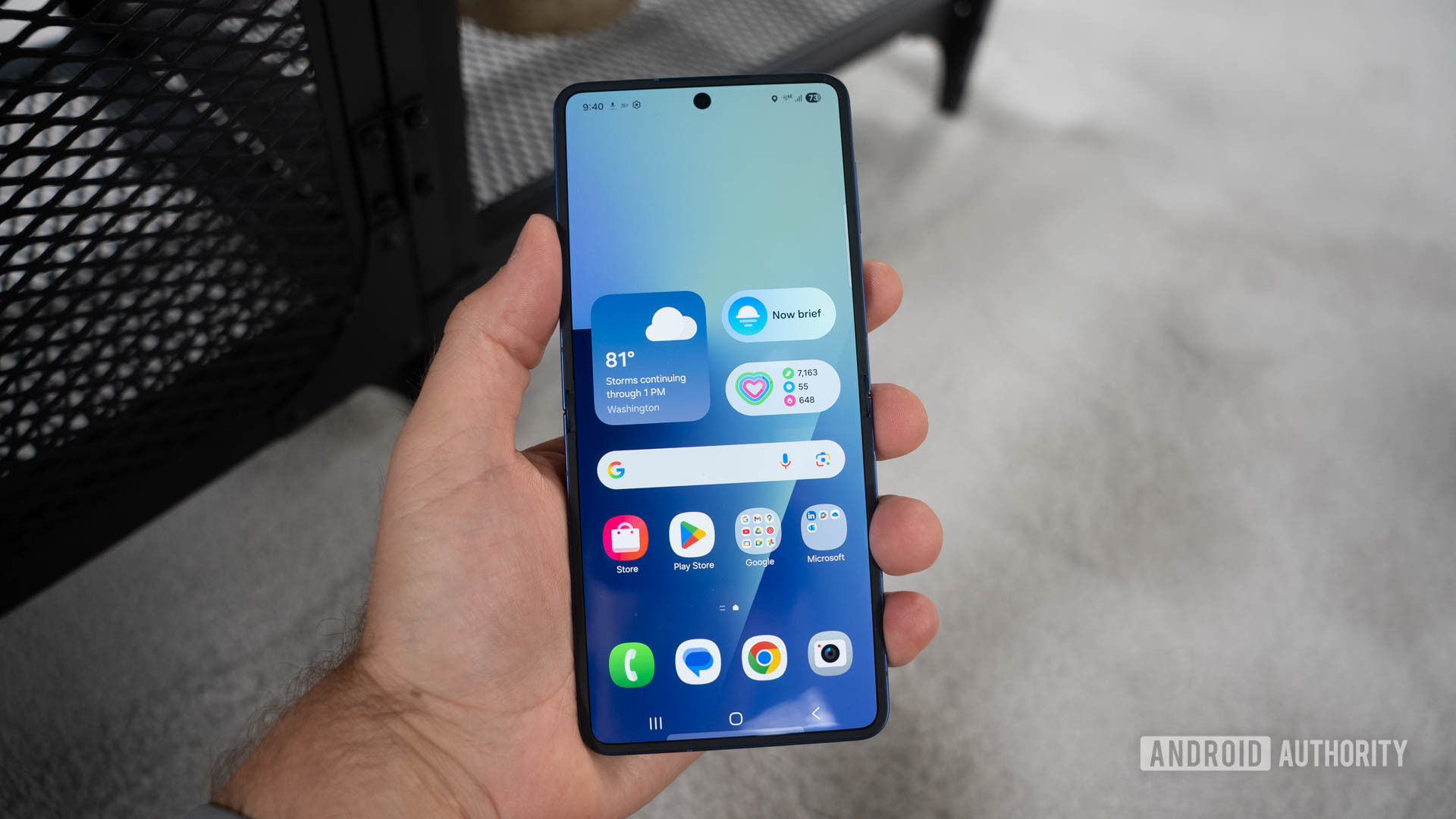 Én UI 8.5 kan spare deg fra å dele privat informasjon ved et uhell når du sender bilder