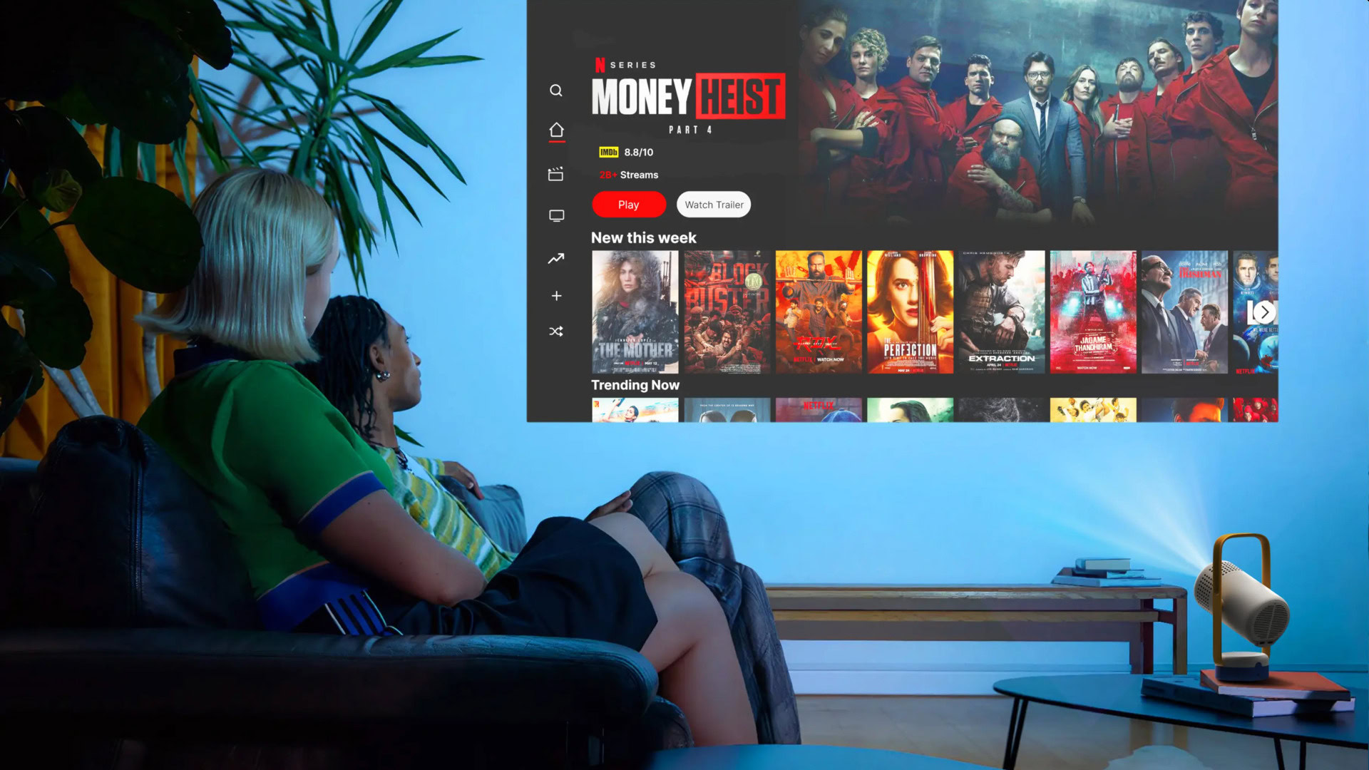 Noches de cine, música y mañanas: este proyector pretende ser su centro social y de cine