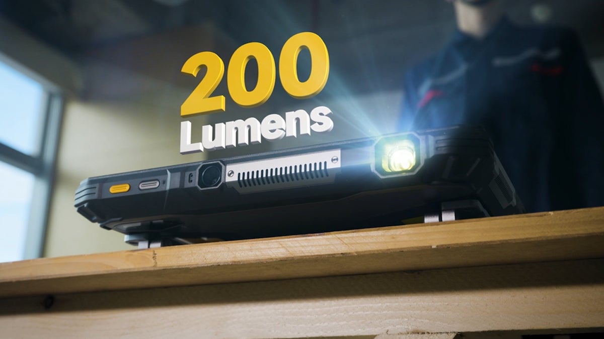 Je me manque avec cette tendance des téléphones minces, voici la première tablette au monde avec un projecteur intégré