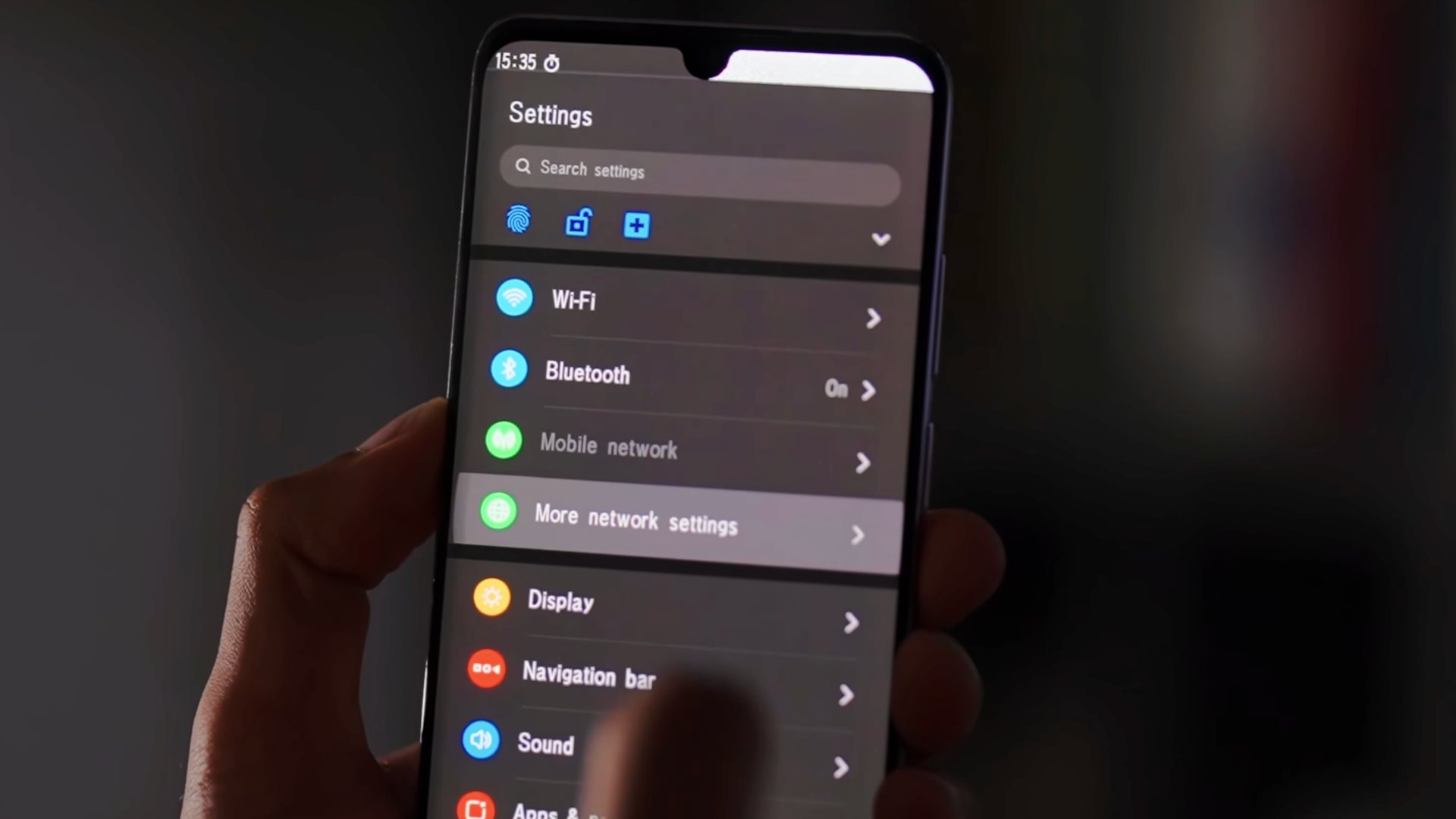 YouTuber onthult de meest gecensureerde en bewaakte Android-telefoons ter wereld