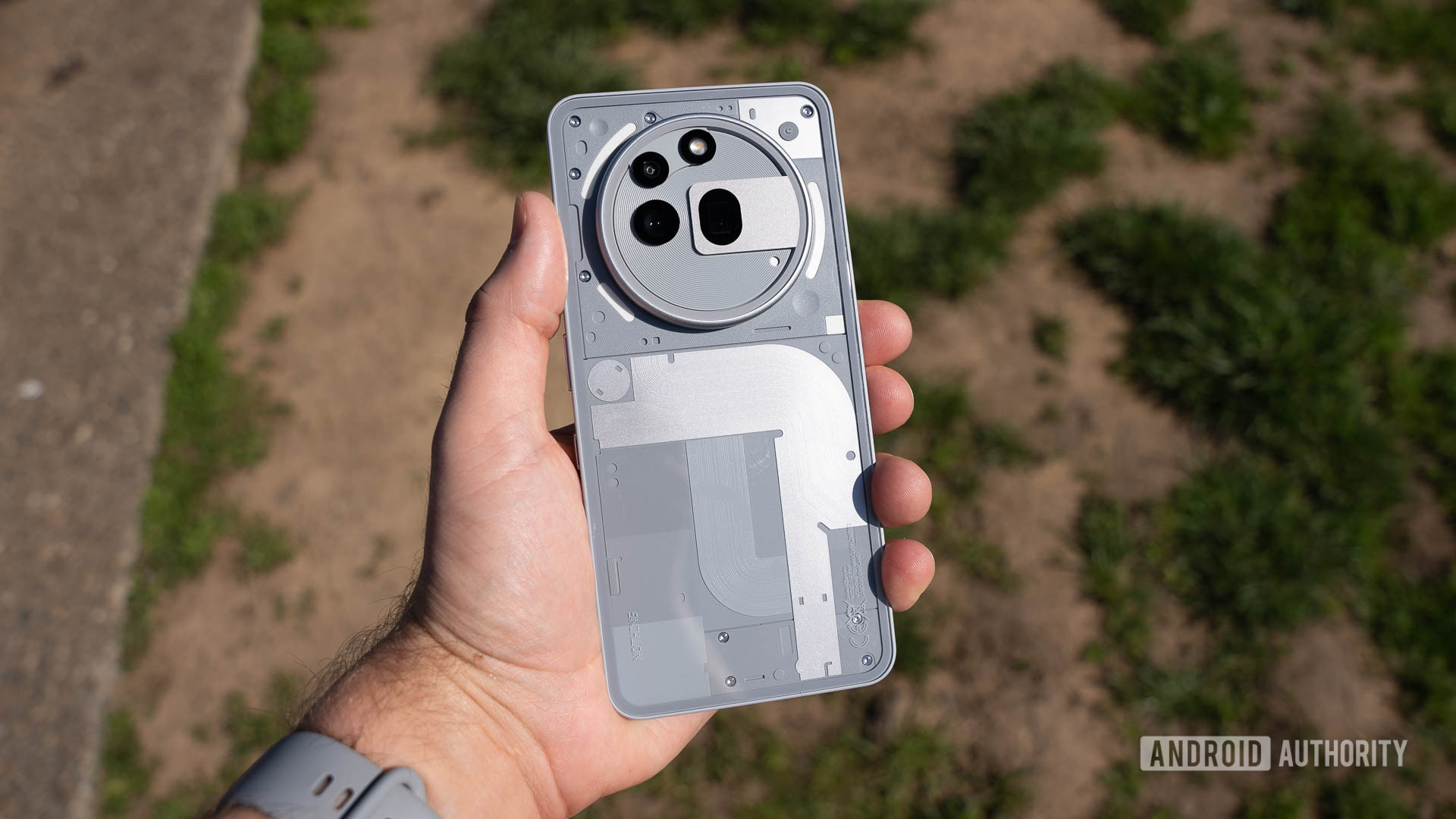 La filtración del iPhone 18 Pro sugiere que Apple podría copiar Nothing con esta elección de diseño clave