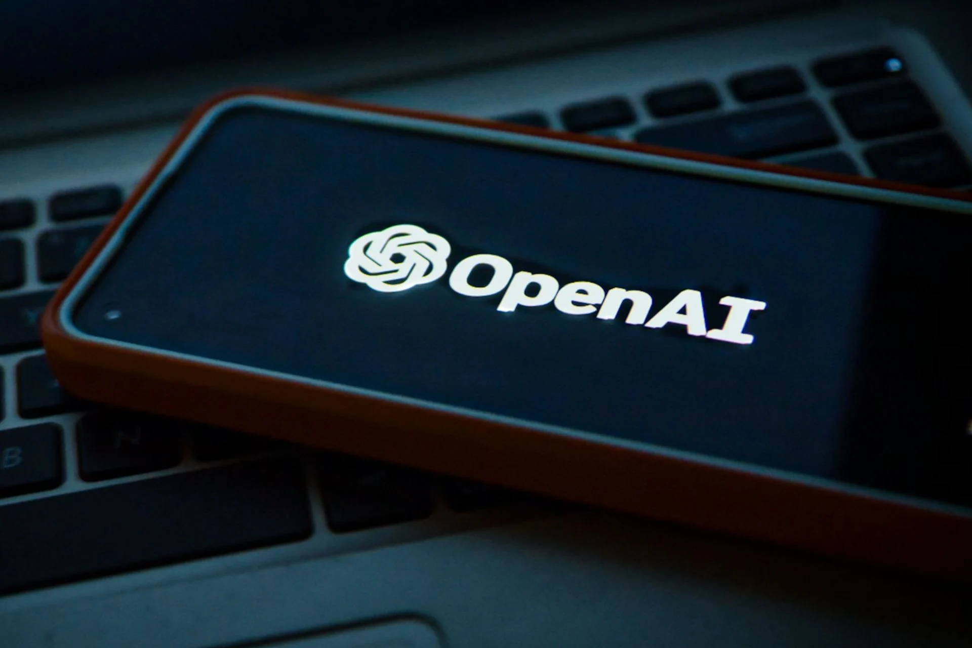 Nombres, correos electrónicos y más de los usuarios de la API OpenAI expuestos en una violación masiva de datos del Mixpanel