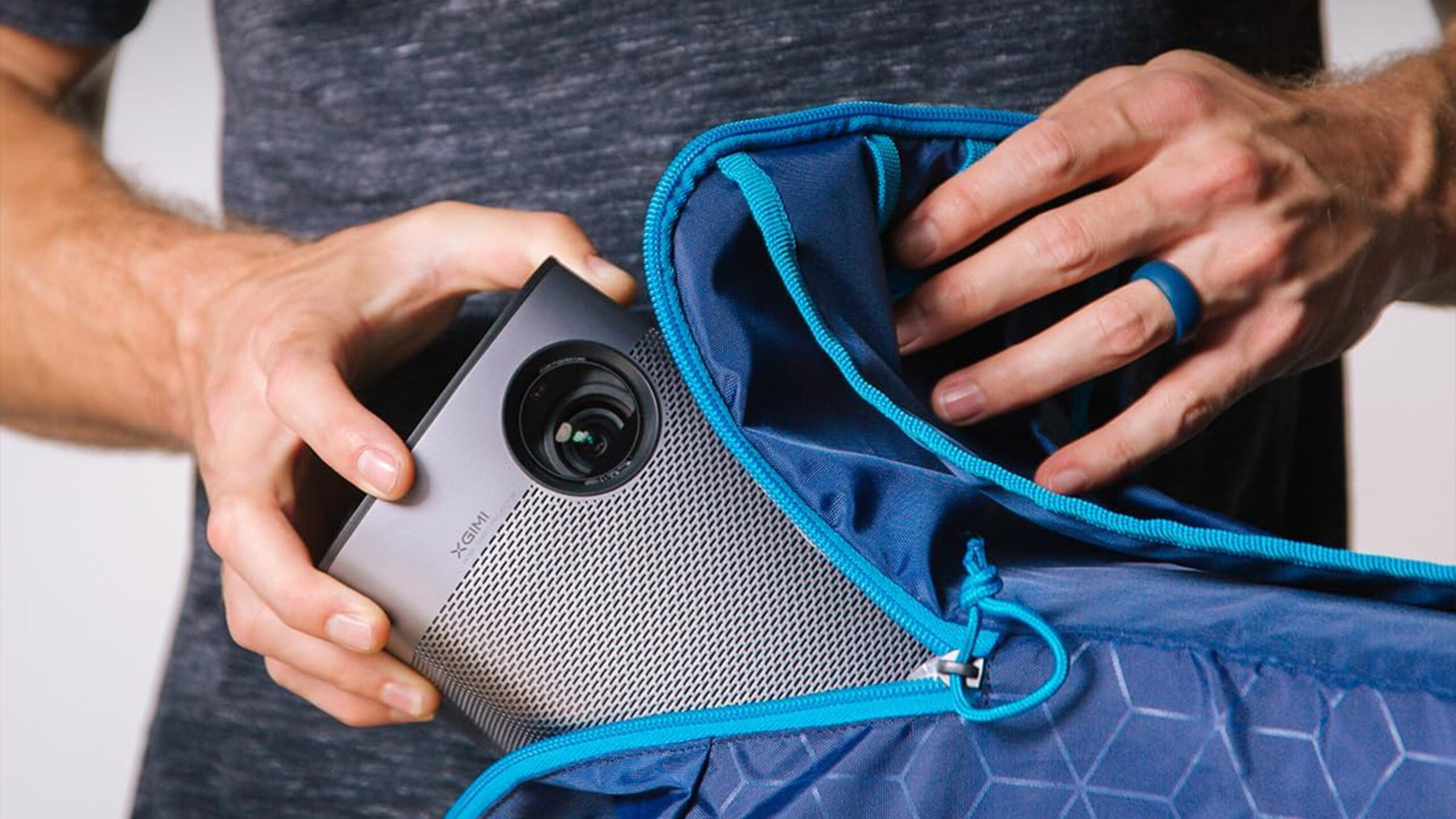 Guarde un proyector de Google TV en su mochila con la ayuda de esta gran caída de precio del Black Friday