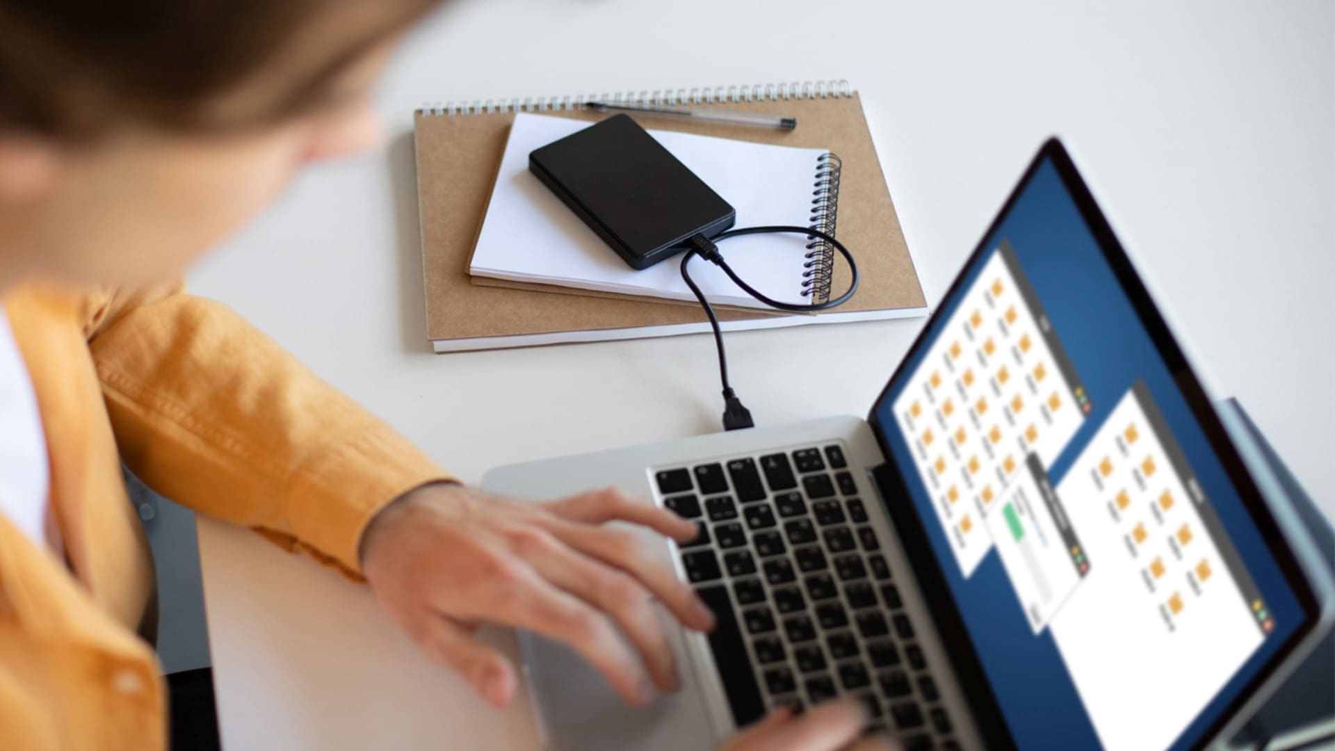 Jak přenášet data z PC do Mac pomocí kabelu