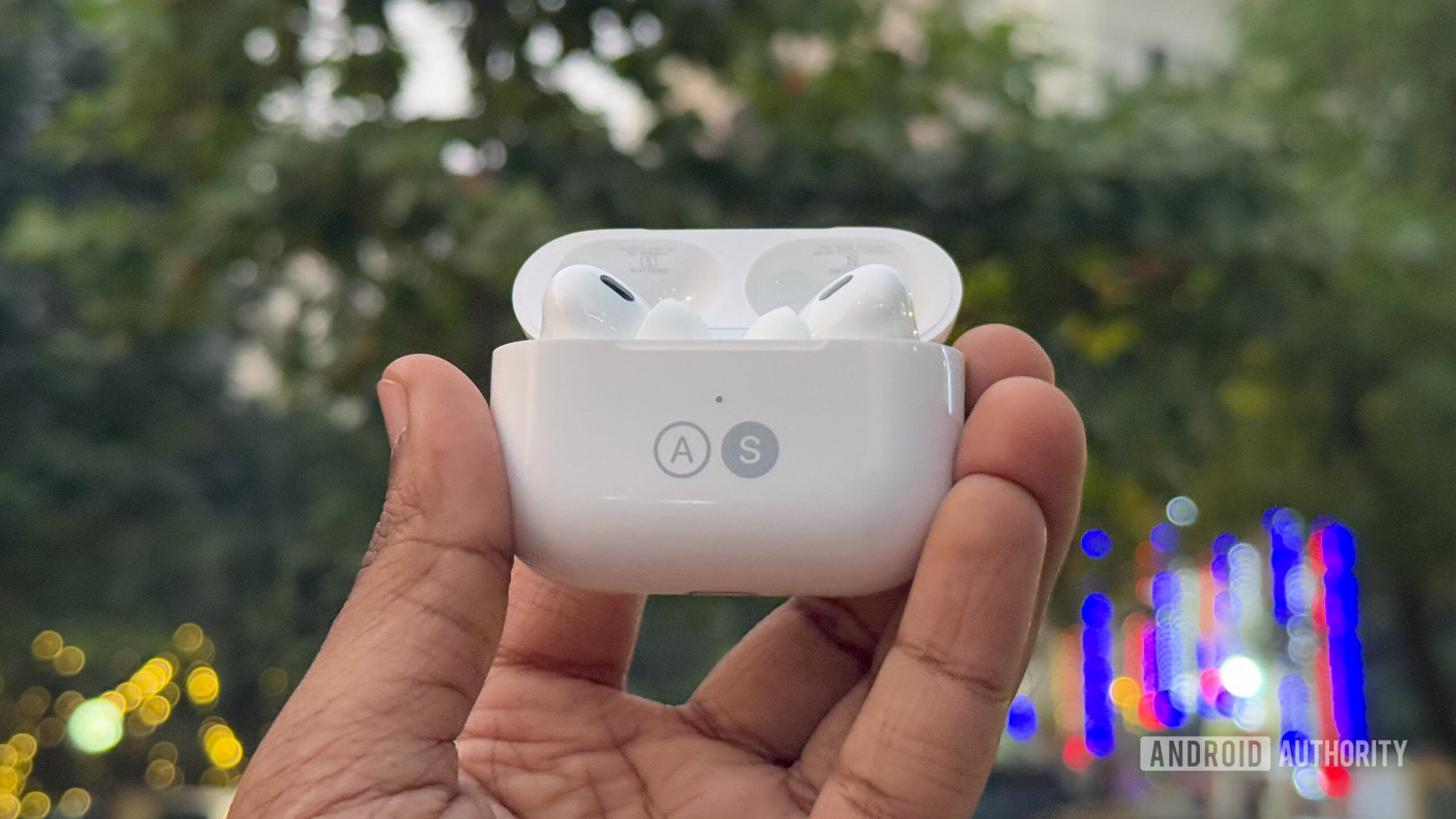 Esta aplicación podría brindar una mejor compatibilidad con AirPods a todos los teléfonos Android, pero Google necesita corregir este error