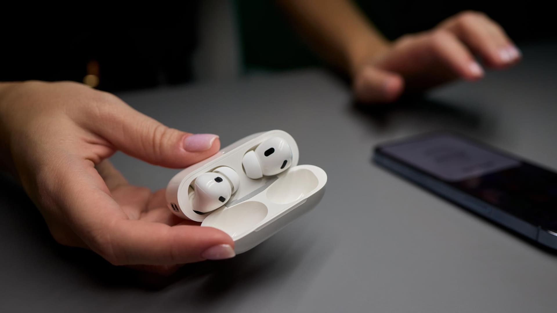 Cómo evitar que los AirPods cambien entre dispositivos
