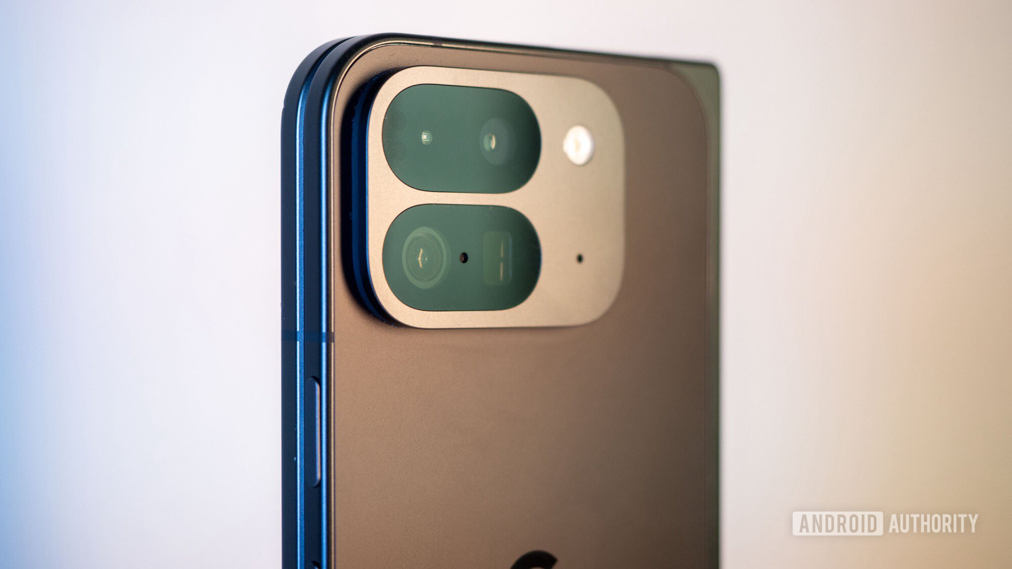 „Pixel 9 Pro Fold“ pagaliau gauna fotoaparato funkciją, kurią turėjo turėti nuo pat pradžių