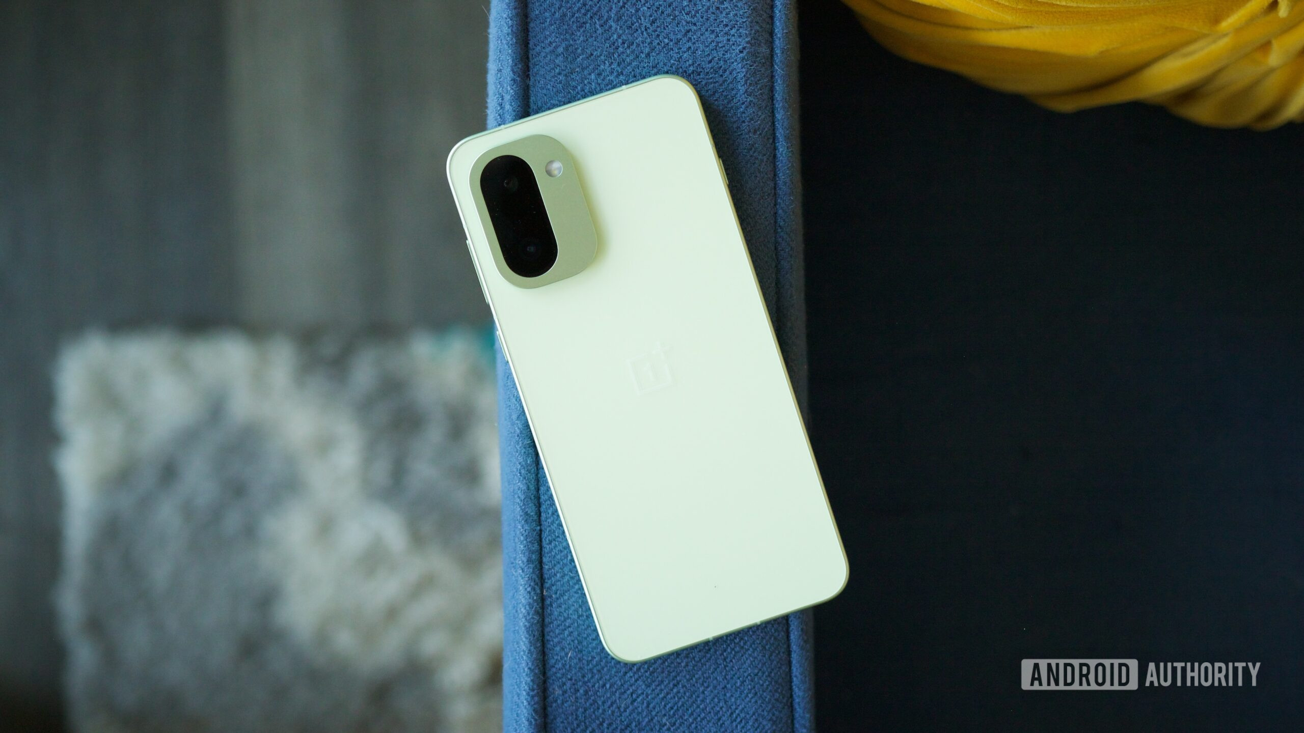 OnePlus 15R lander med nesten flaggskipkraft og et massivt batteri