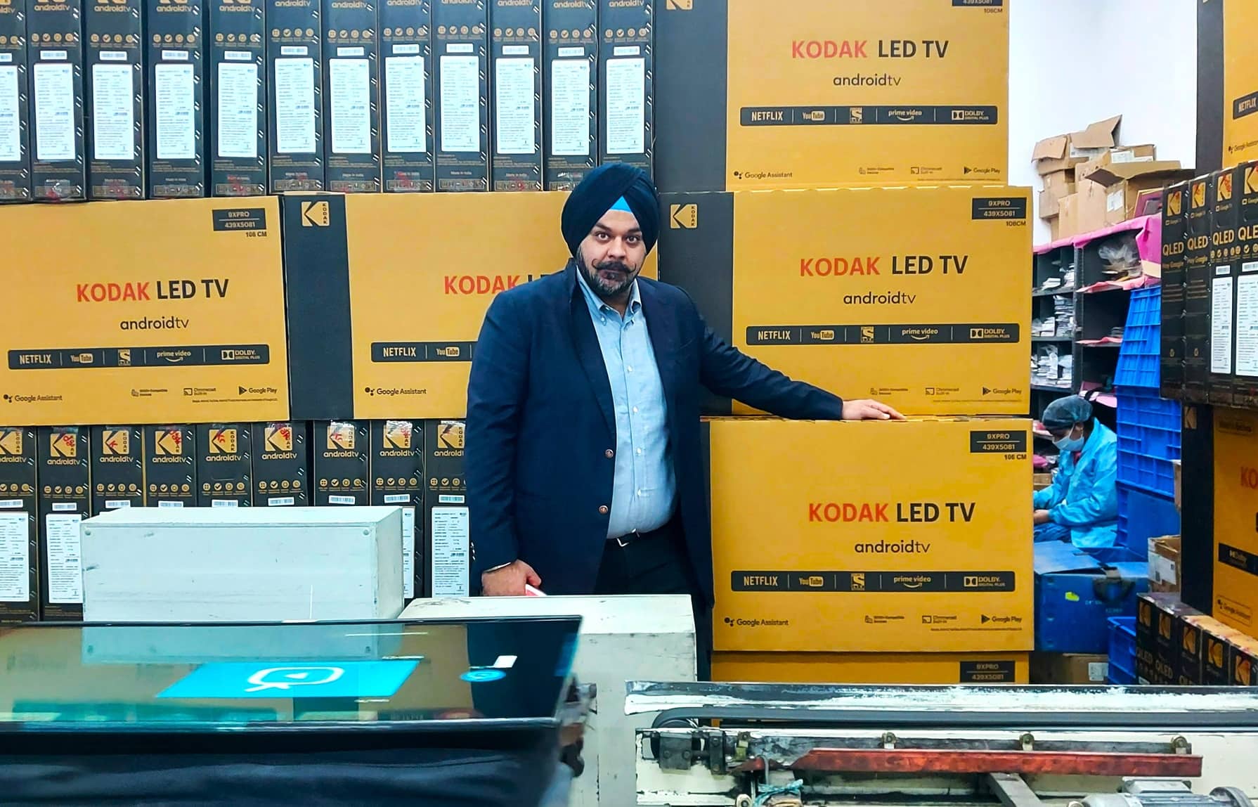 Inside Kodak TV Factory: uno sguardo al processo di produzione