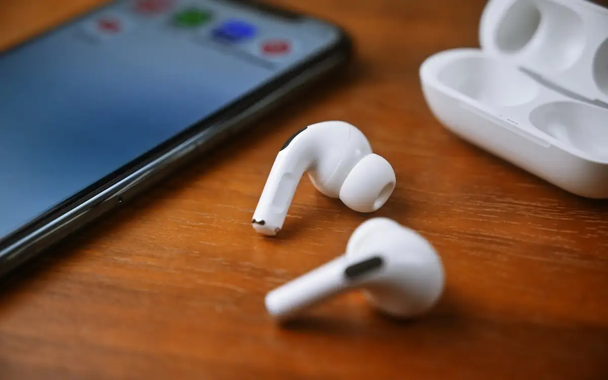 Apple AirPods のマイクが機能しない？解決方法トップ 10