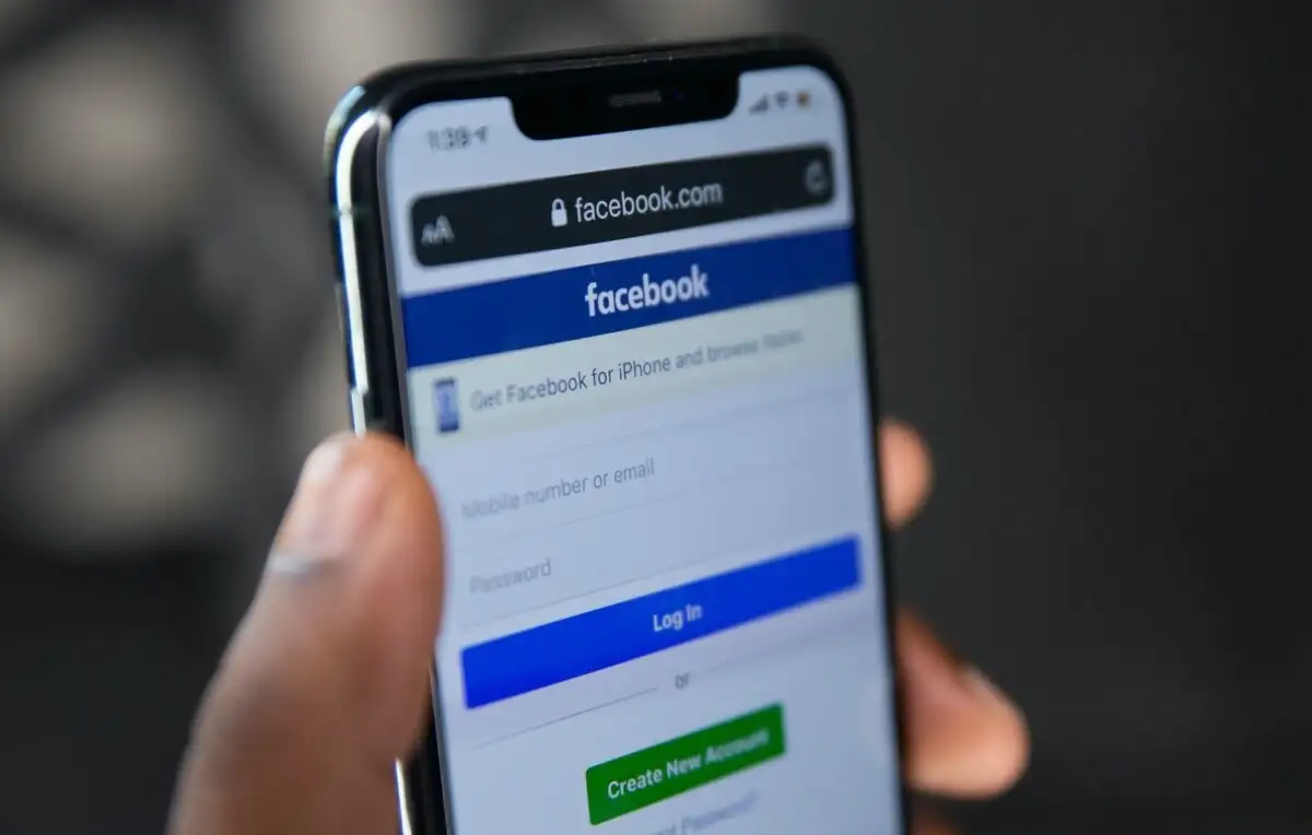 Comment accéder à la version de bureau de Facebook sur iPhone et iPad