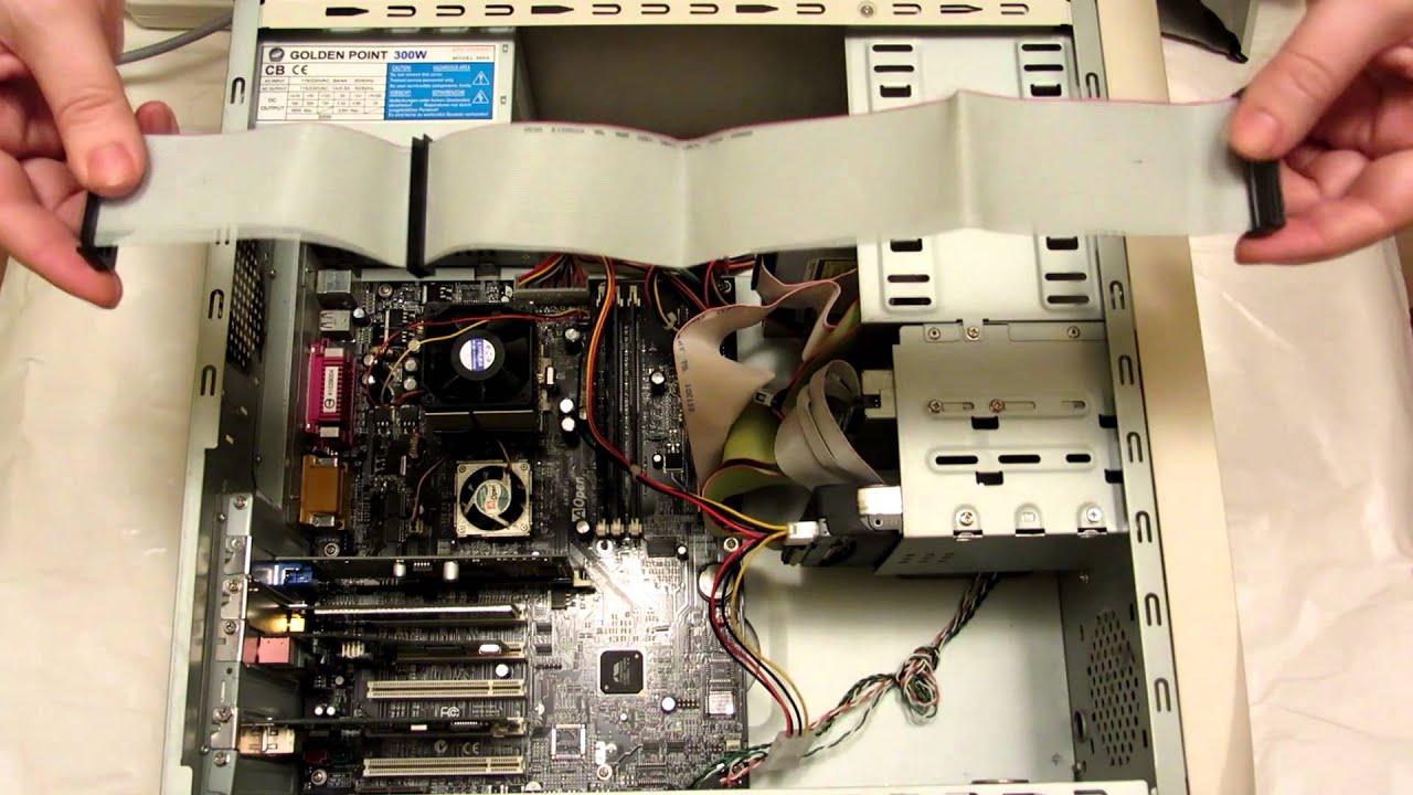 ¿Qué dispositivos conecta el conector IDE?