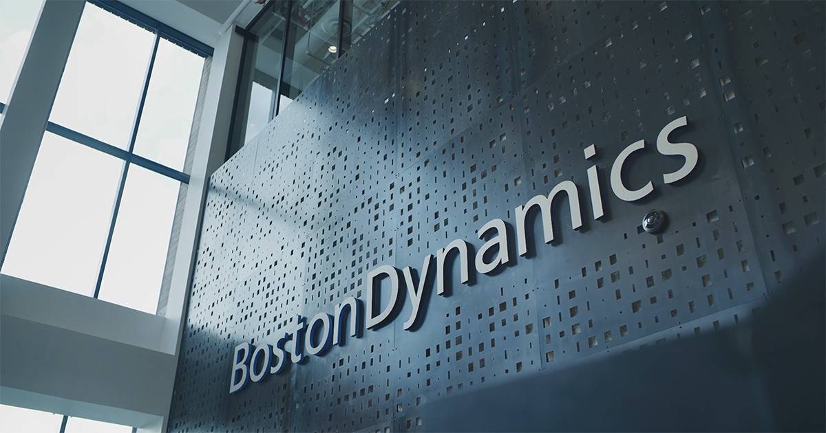 Bostono „Dynamics“ atskleidžia, kas iš tikrųjų vyko užkulisiuose kuriant „Atlas“ robotą